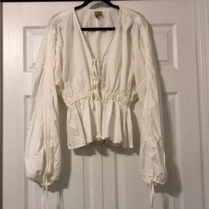 White blouse with adjustable sleeves